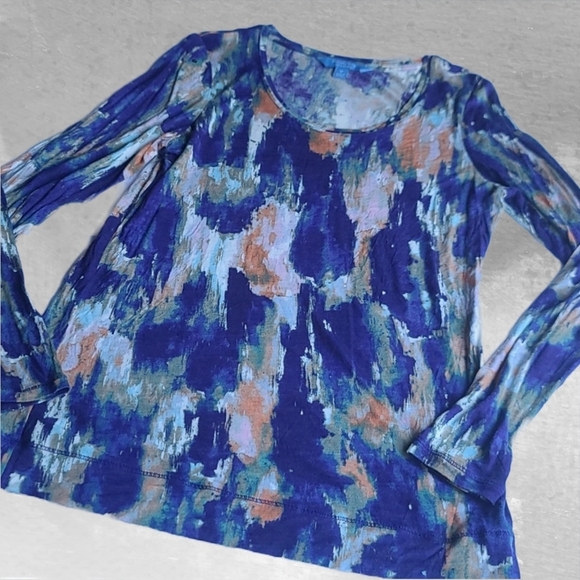 Simply Vera Vera Wang Tops - Simply Vera- Vera Wang Abstract Shirt| Women Size Medium
